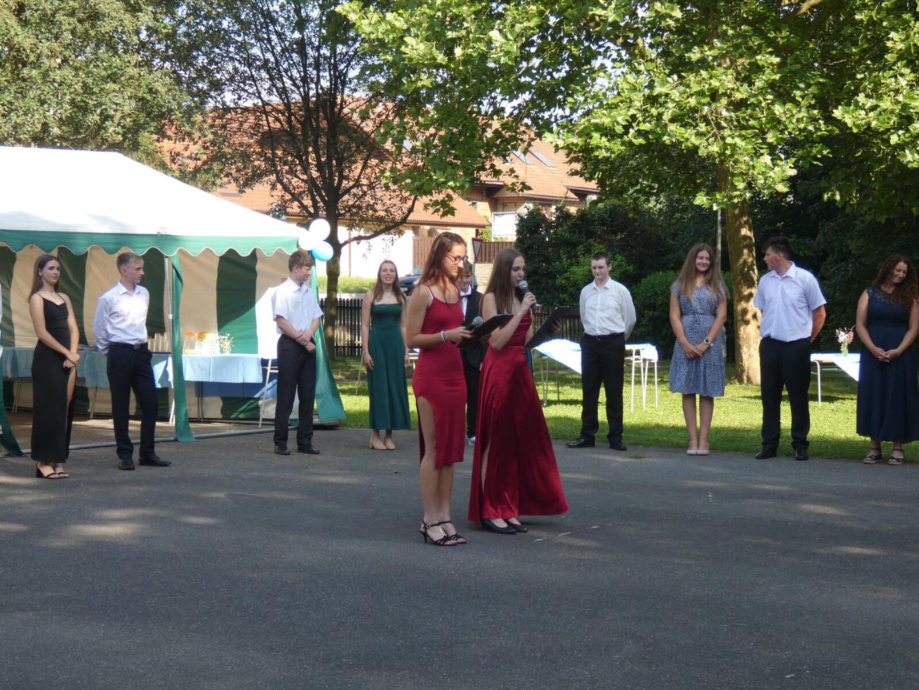 Loučení s deváťáky - zahradní slavnost - 6