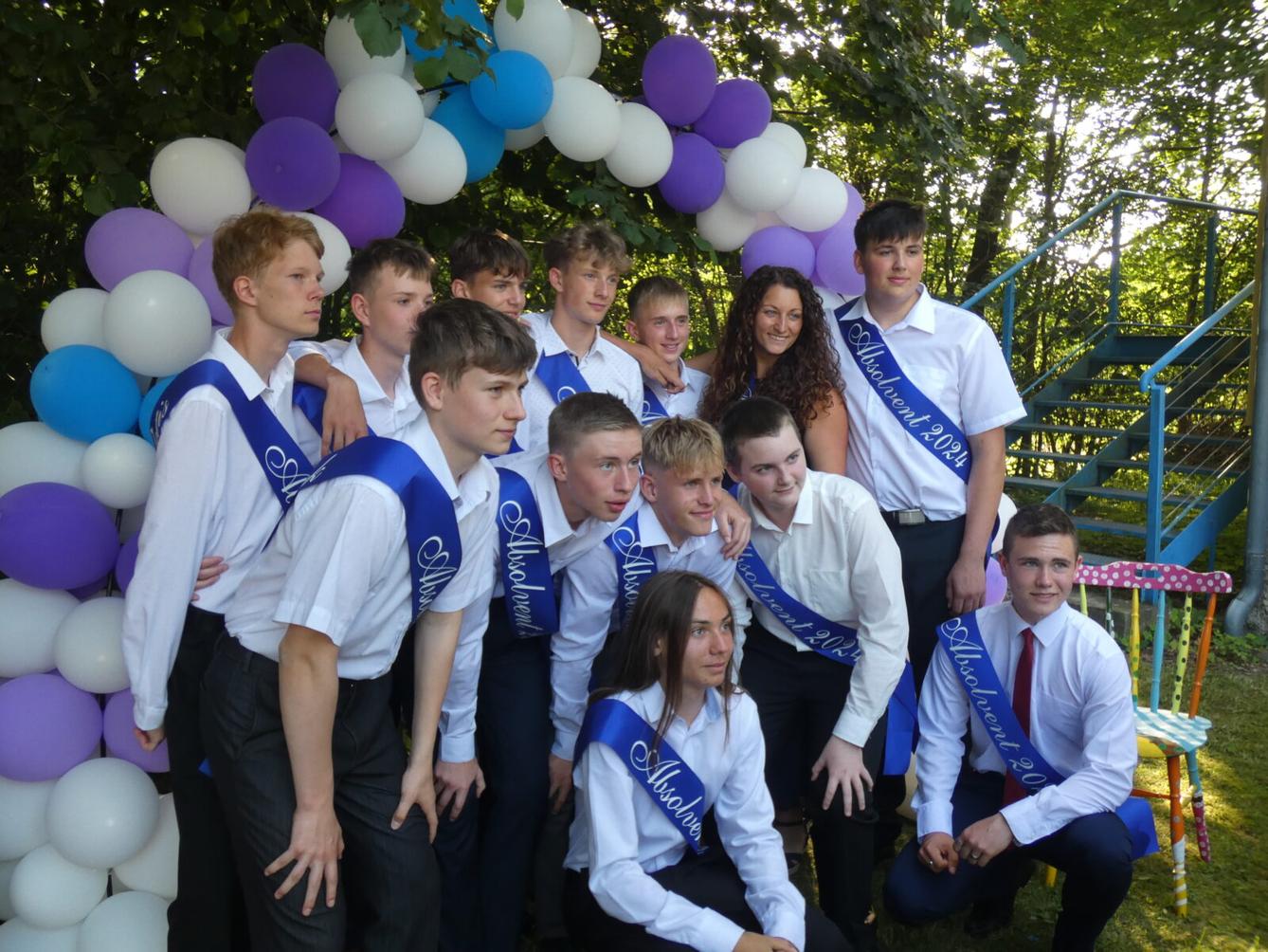 Loučení s deváťáky - zahradní slavnost - 11