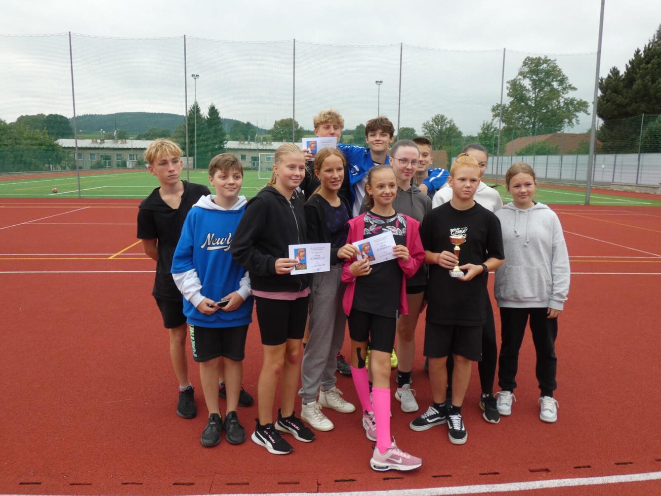 Úspěch našich atletů ve čtyřboji vesnických škol - 7