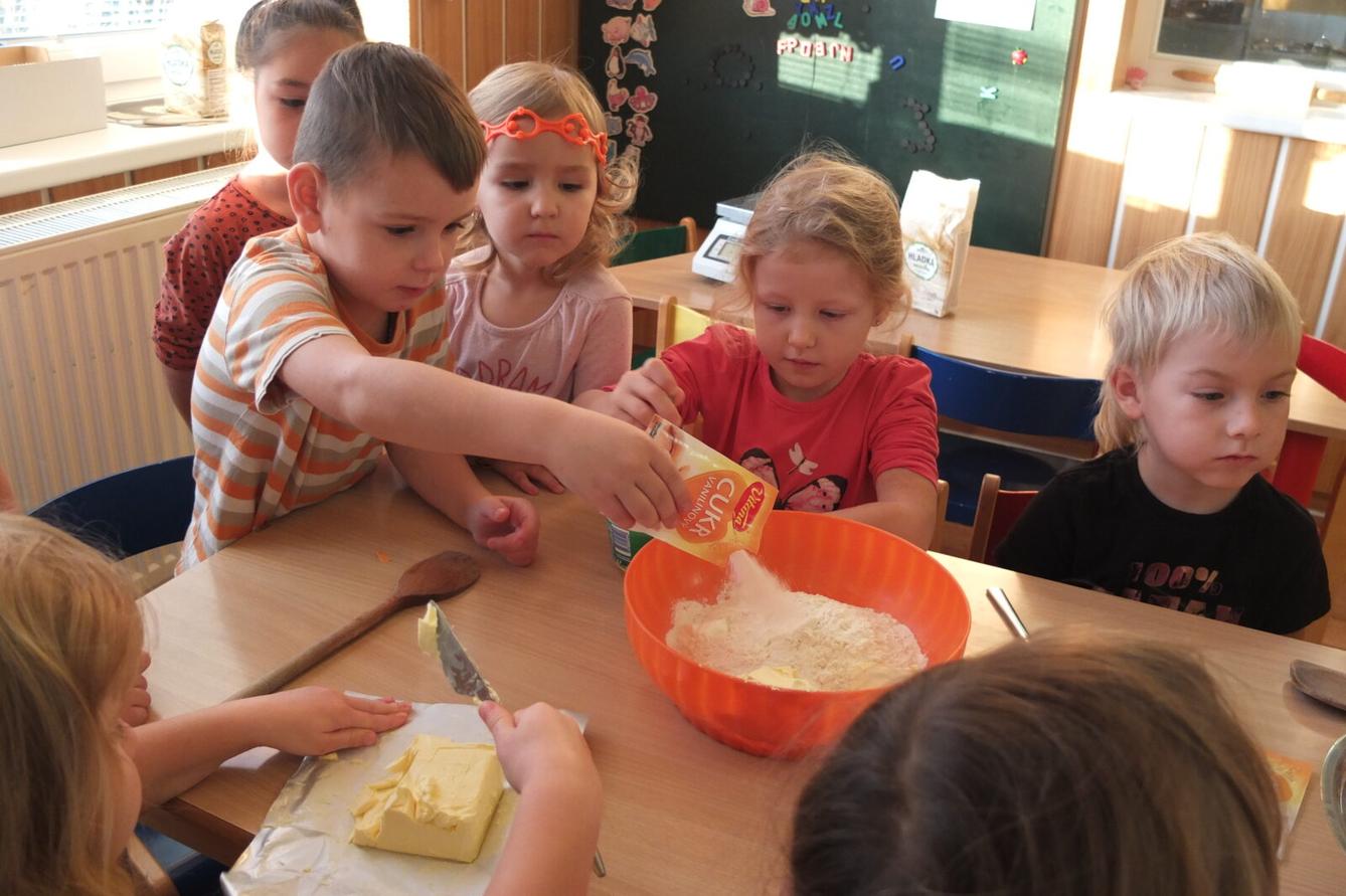 Pečení svatomartinských rohlíčků - 5