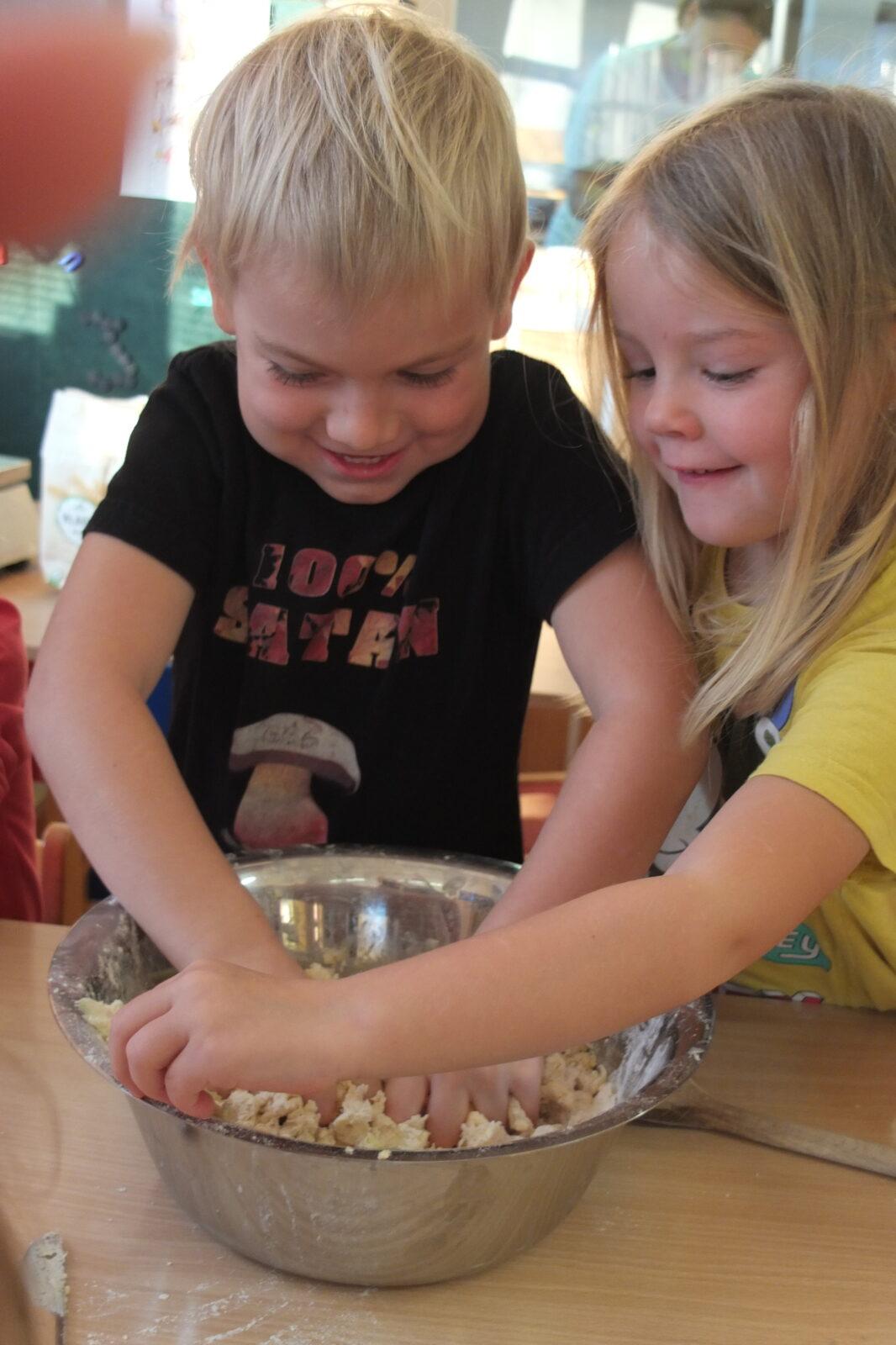 Pečení svatomartinských rohlíčků - 10