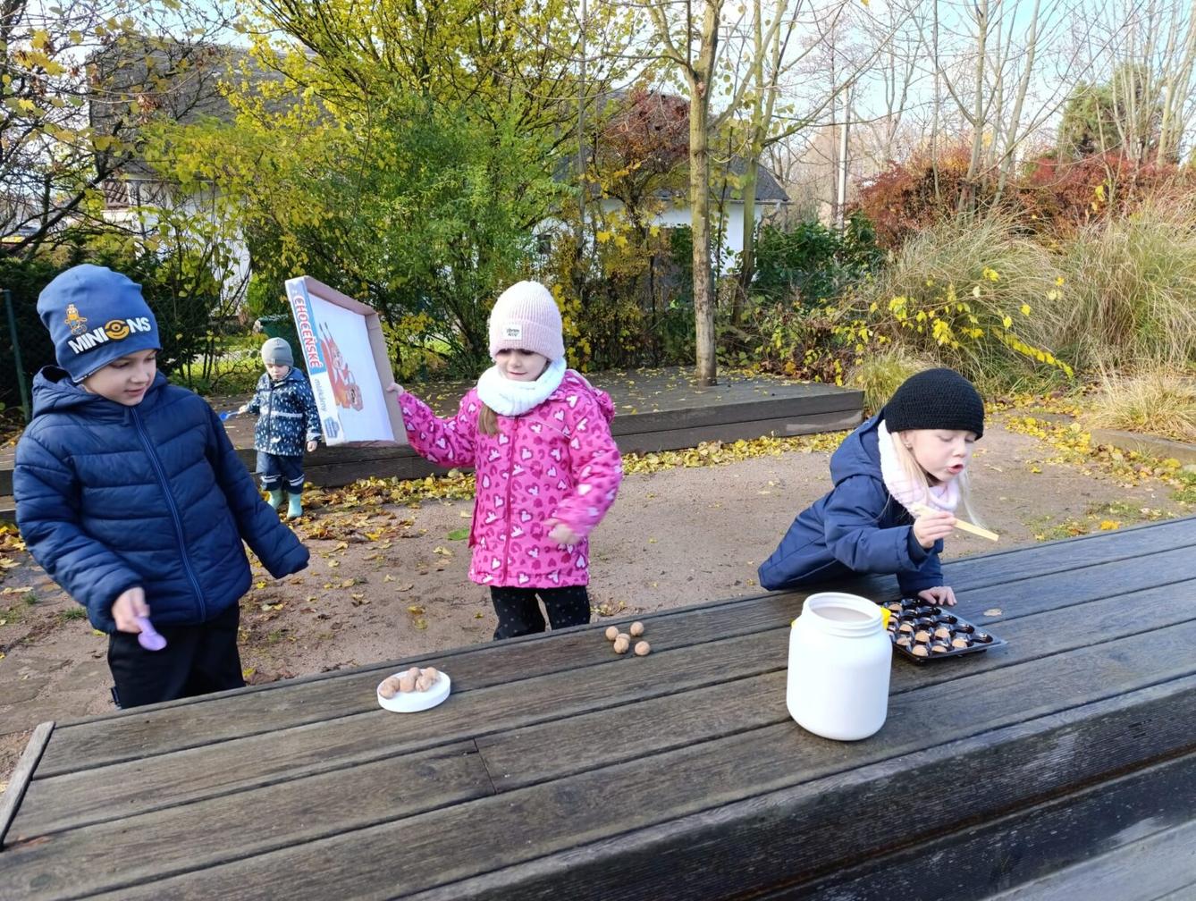 podzimní hry na zahradě - 27