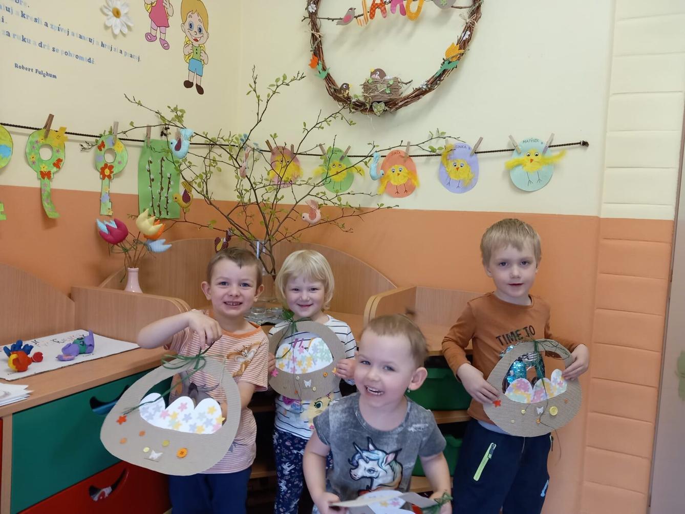 Velikonoční hrátky a vyrábění u dráčků - 8