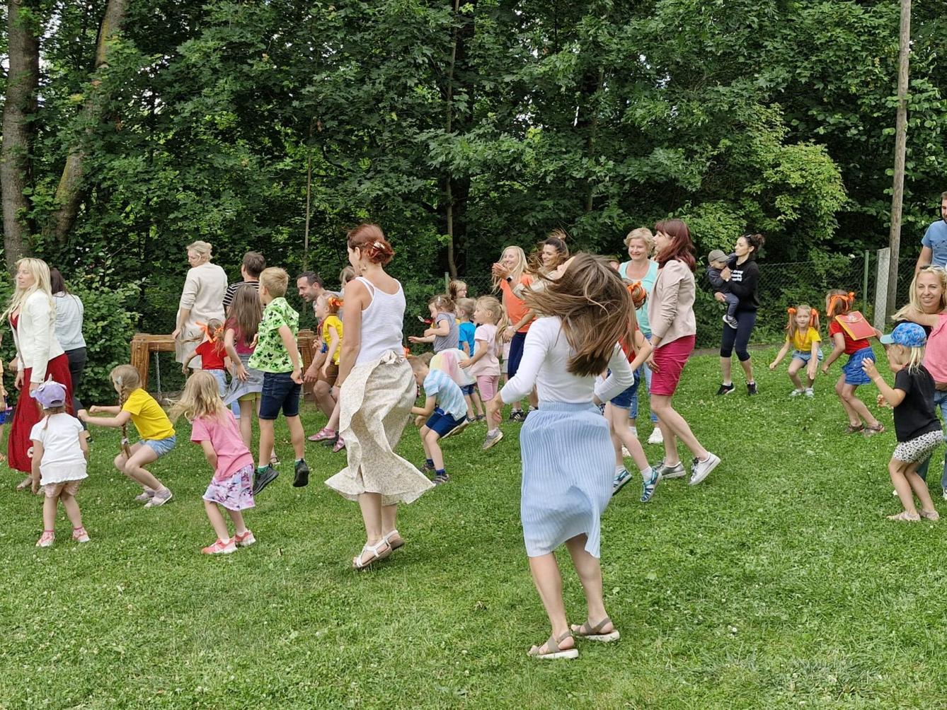 ZAHRADNÍ SLAVNOST - 33