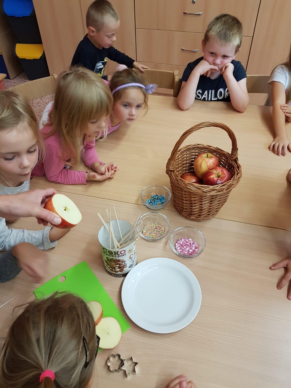 SOVIČKY: ,,ČAS JABLÍČKOVÉ VŮNĚ" - 32