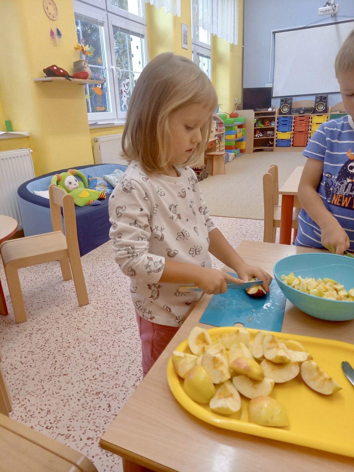 SOVIČKY: ,,ČAS JABLÍČKOVÉ VŮNĚ" - 35