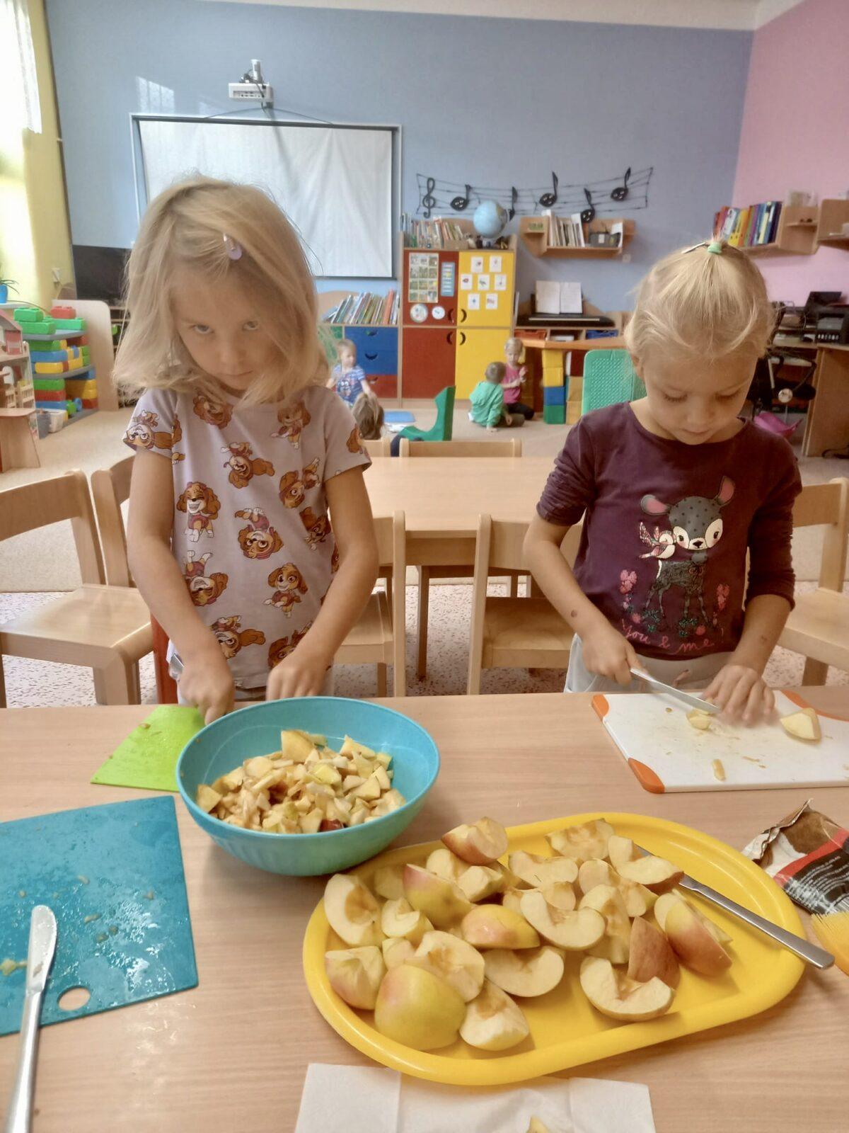 SOVIČKY: ,,ČAS JABLÍČKOVÉ VŮNĚ" - 37