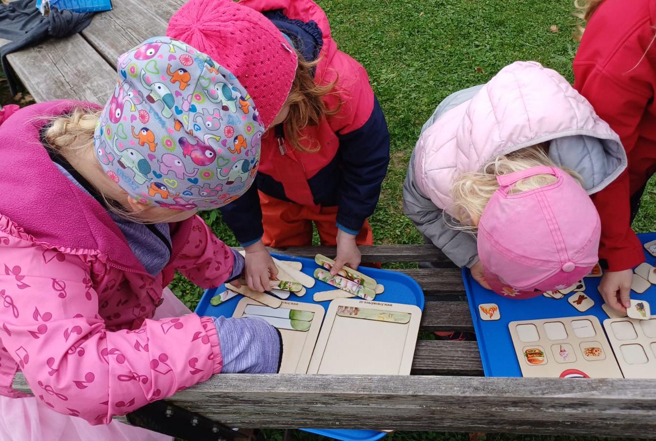 velikonoční stezka+ hledání vajíček na zahradě - 1