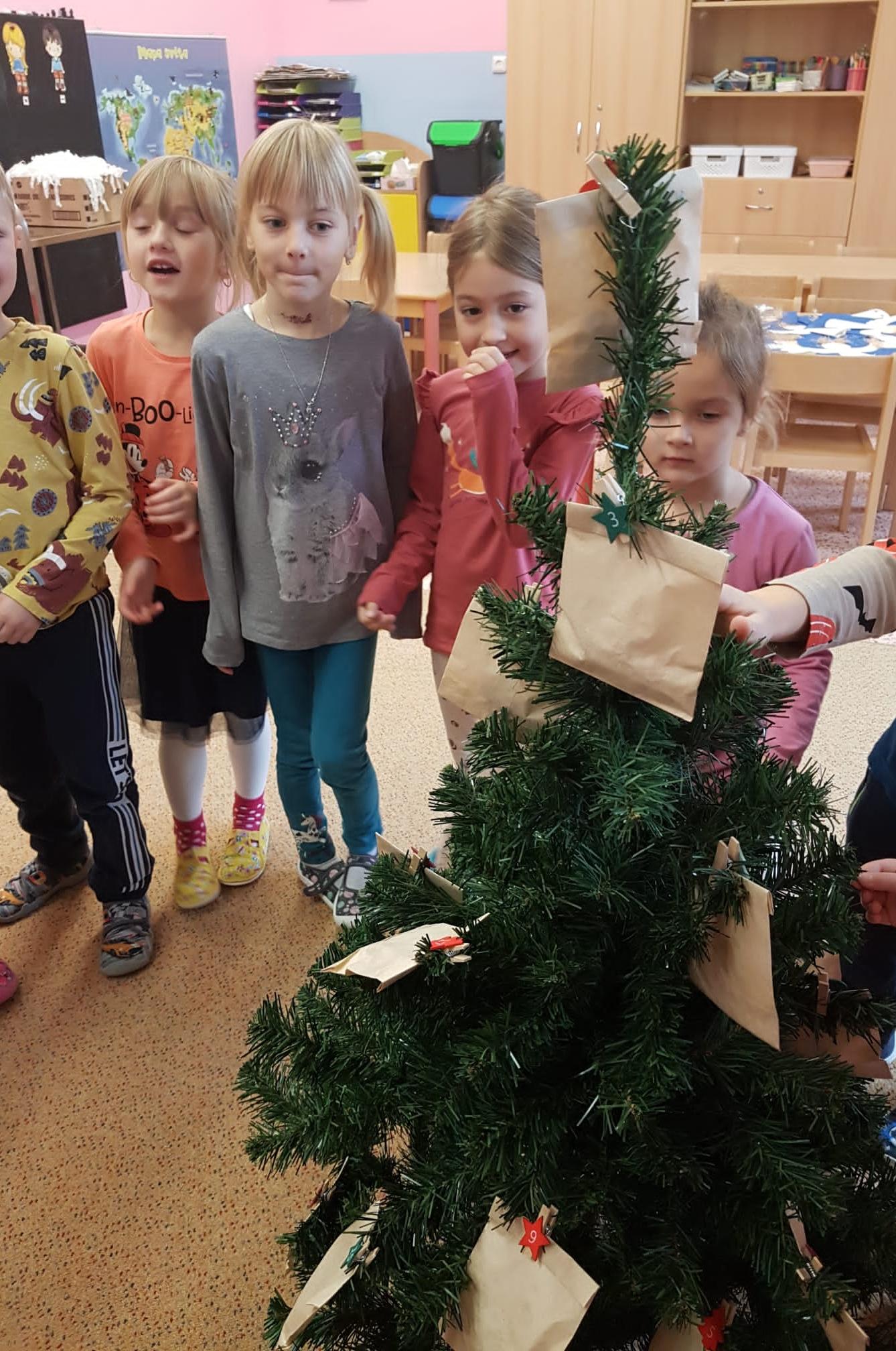 ADVENTNÍ ČAS VE ŠKOLCE - 4