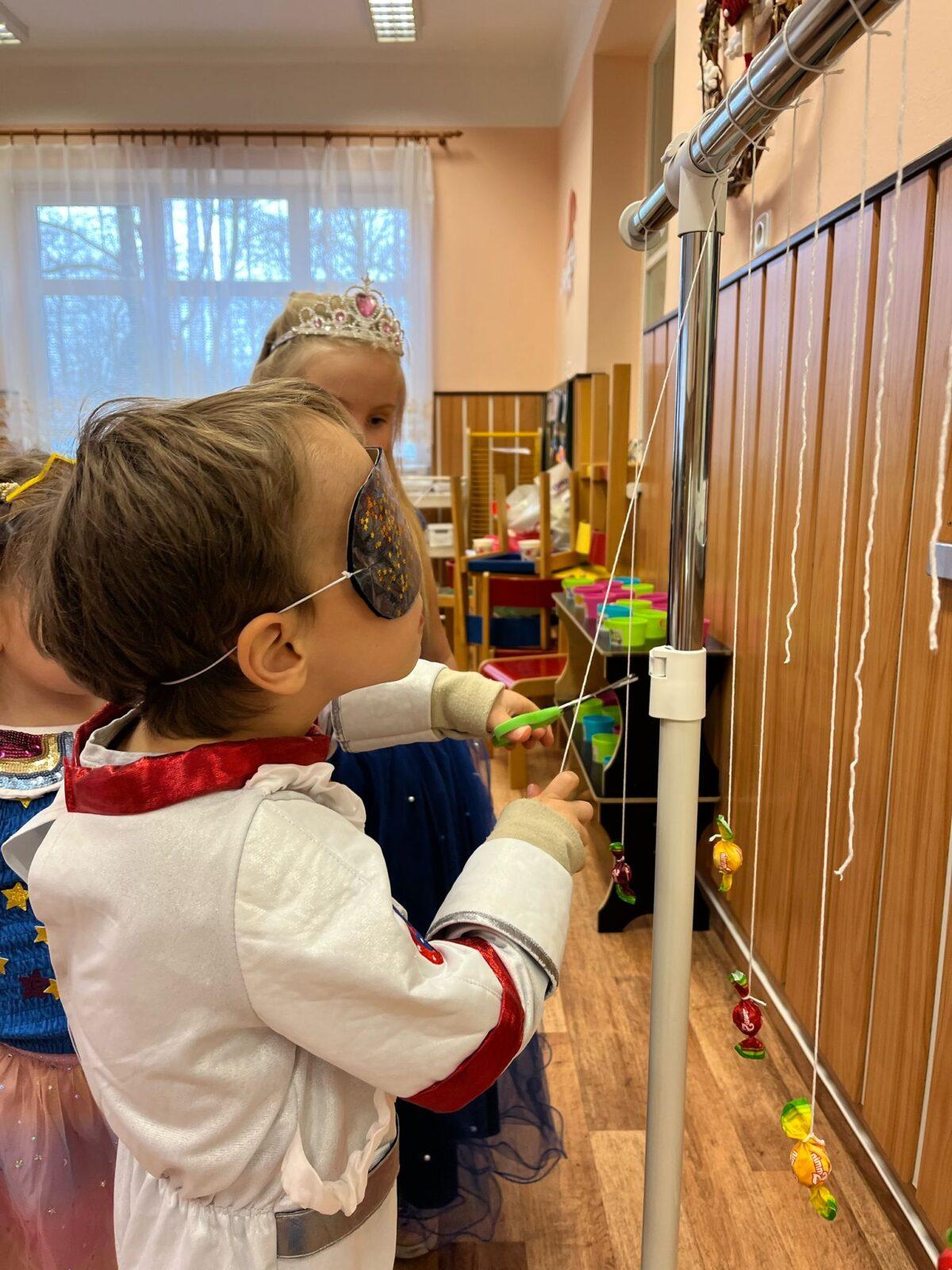 karneval na téma vesmír + přehlídka raket - 3