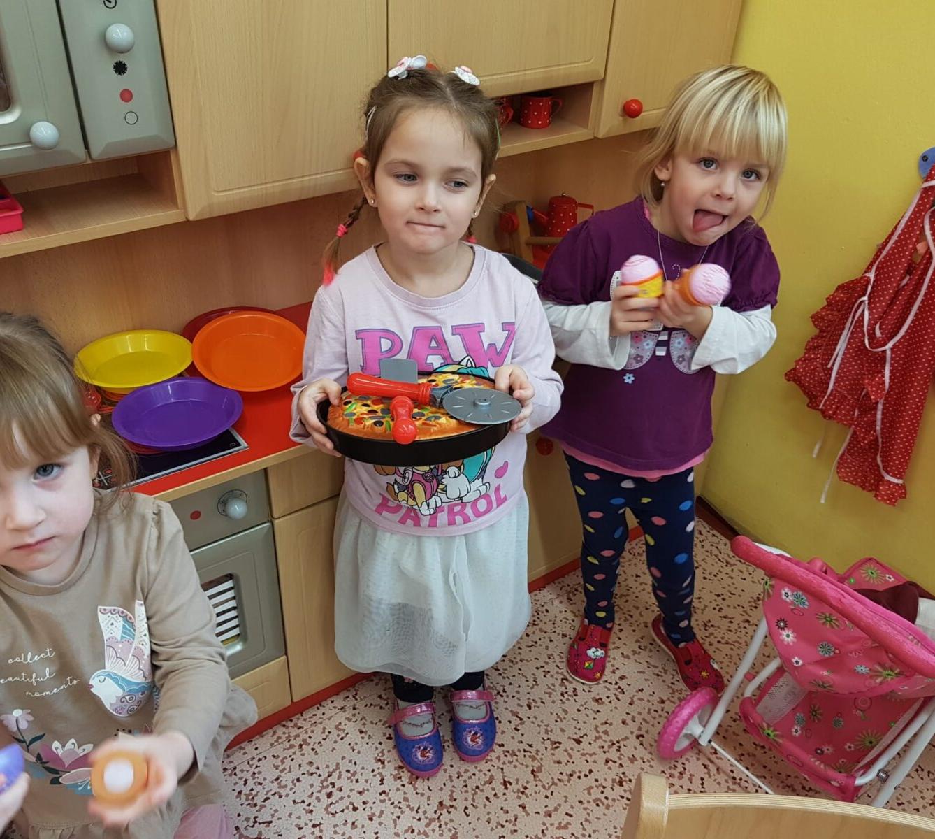 JEŽÍŠEK VE ŠKOLCE - 4