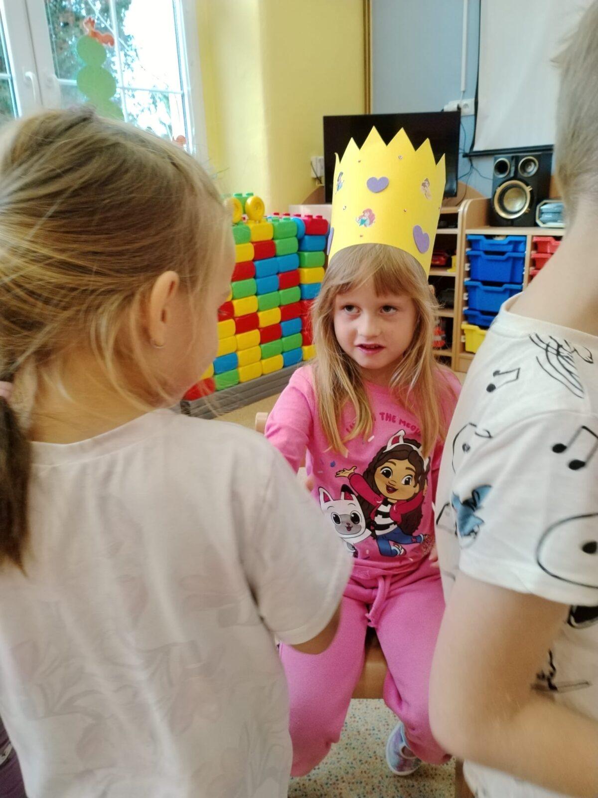 SLAVÍME: ELENKA, KAROLÍNKA A NATÁLKA MAJÍ NAROZENINY - 1