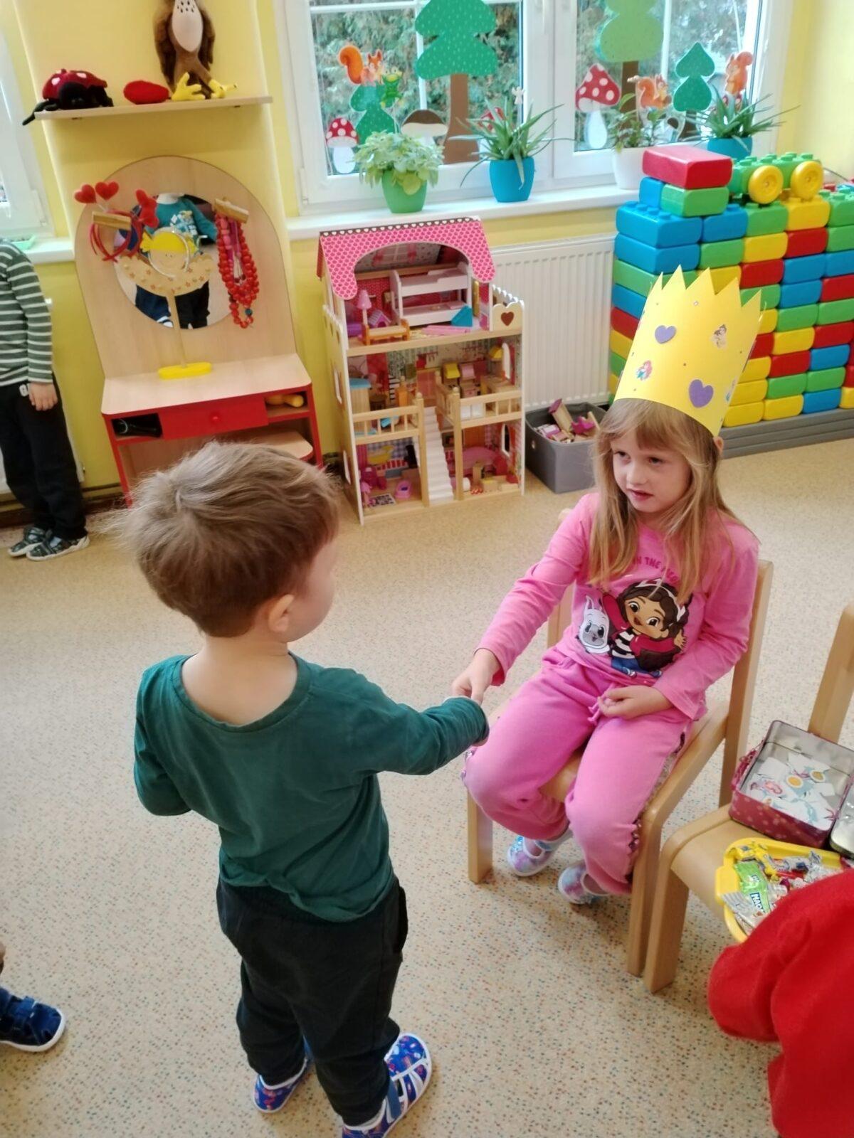 SLAVÍME: ELENKA, KAROLÍNKA A NATÁLKA MAJÍ NAROZENINY - 3