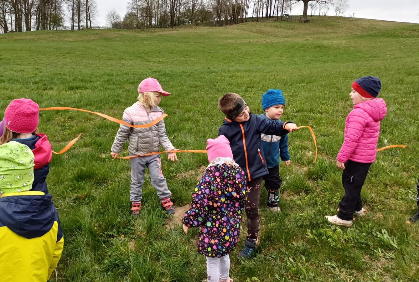 velikonoční stezka+ hledání vajíček na zahradě - 4