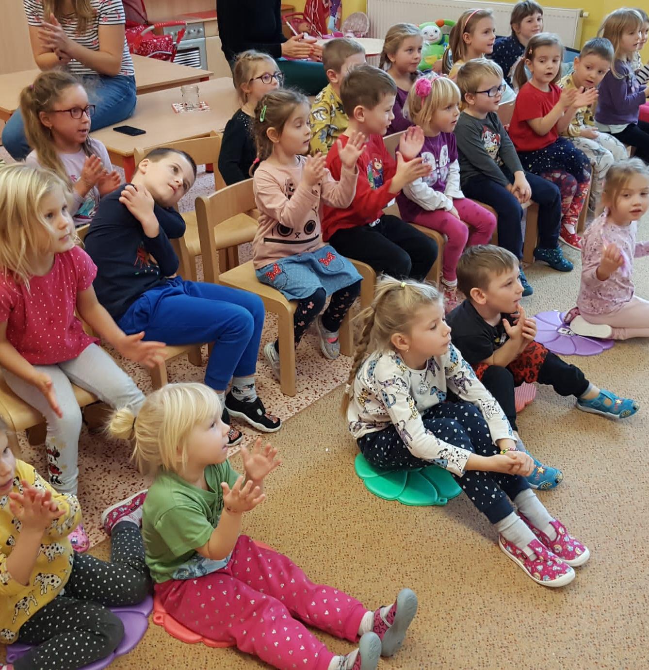 divadýlko: ,,JAK ČERTÍ JELITO A KOPYTO VAŘILI VTIPNOU KAŠI" - 2