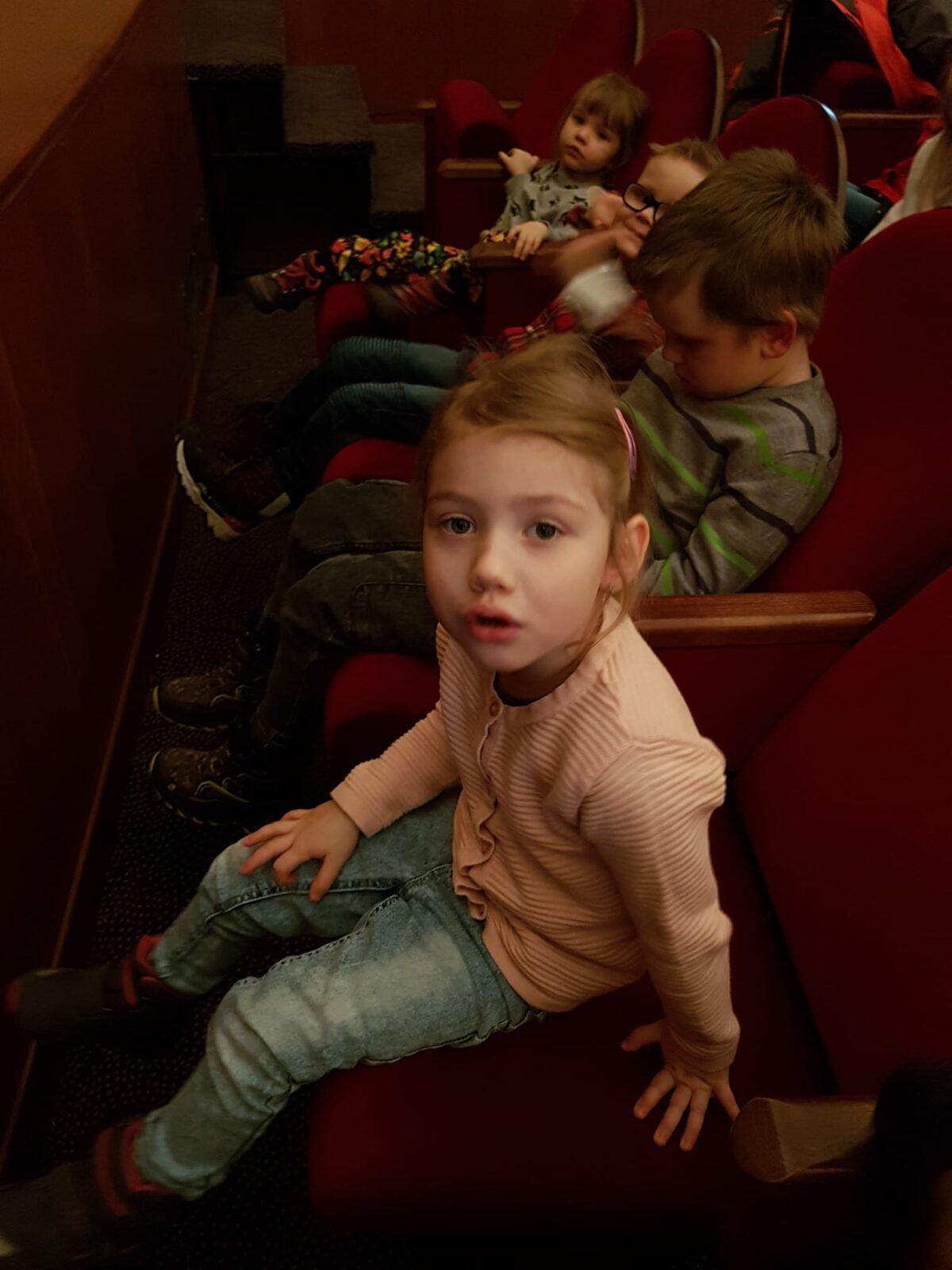 NÁVŠTĚVA DIVADLA: ,,ČERTŮV ŠVAGR" - 2