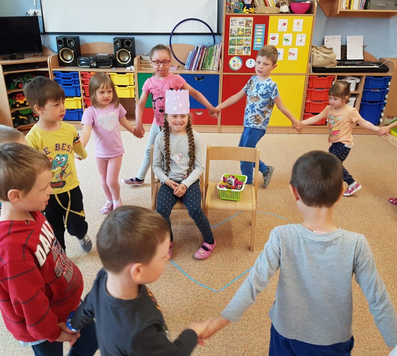 SLAVÍME: ILONKA MĚLA NAROZENINY - 2