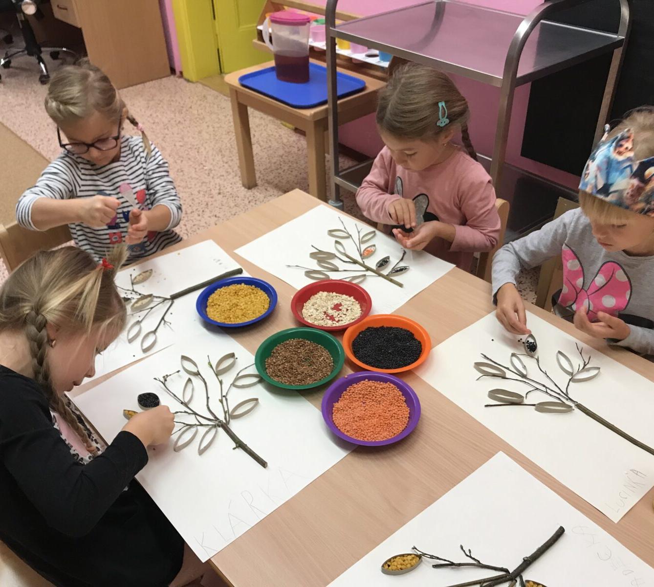 SOVIČKY: ,,LISTÍ ŽLOUTNE, POLETUJE" - 9