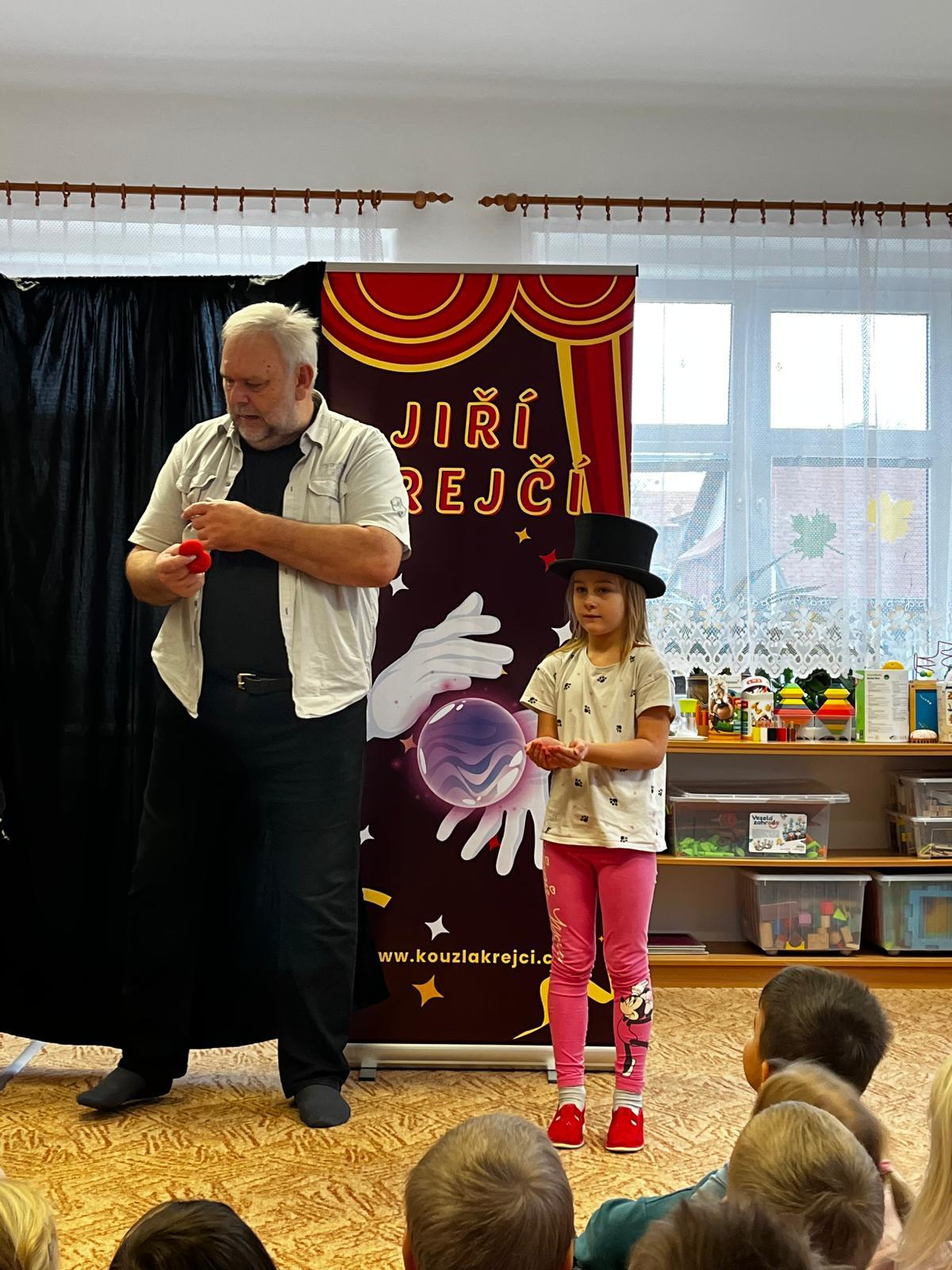 kouzelnické vystoupení - 4