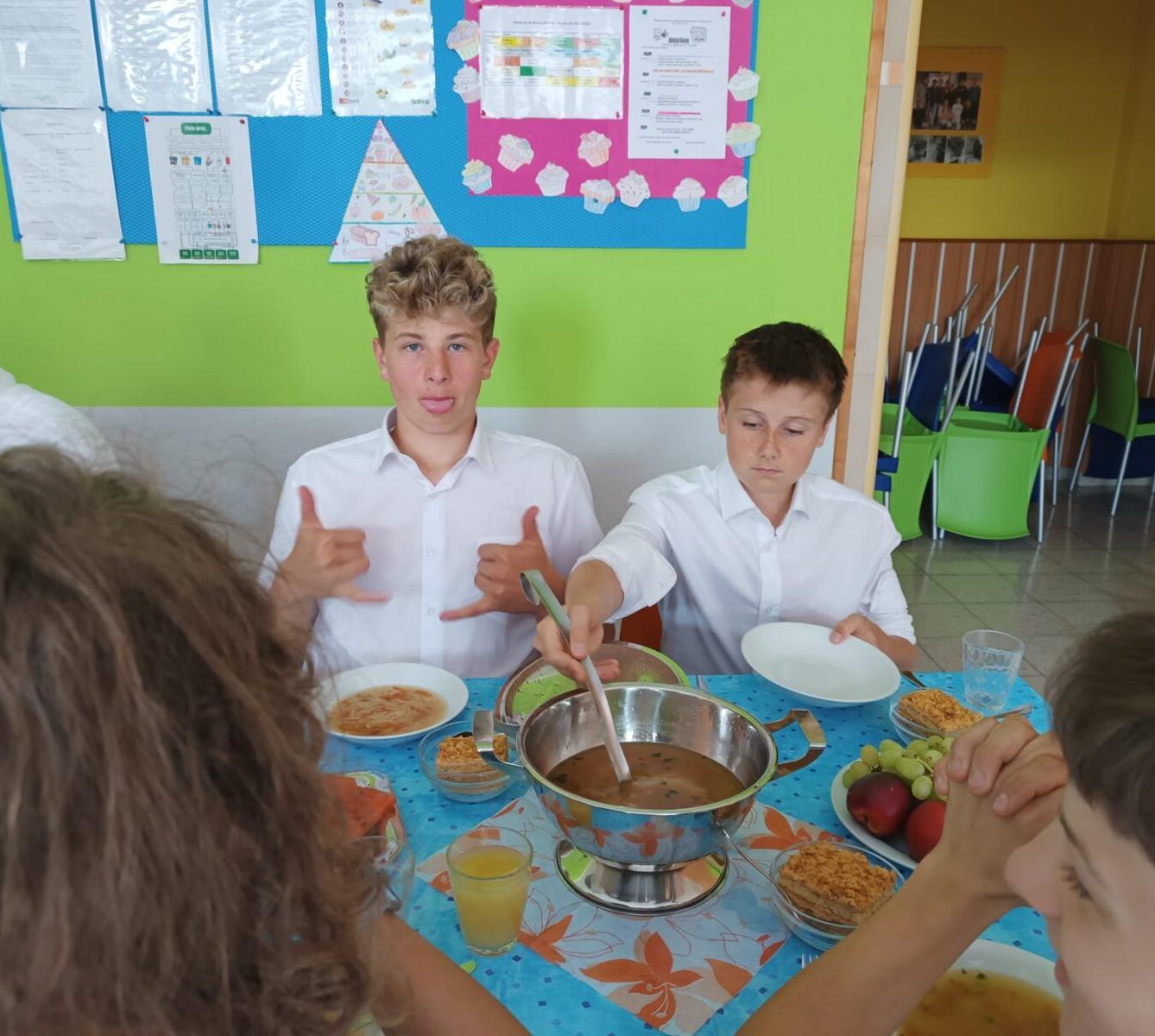 Slavnostní oběd 9. B - 3