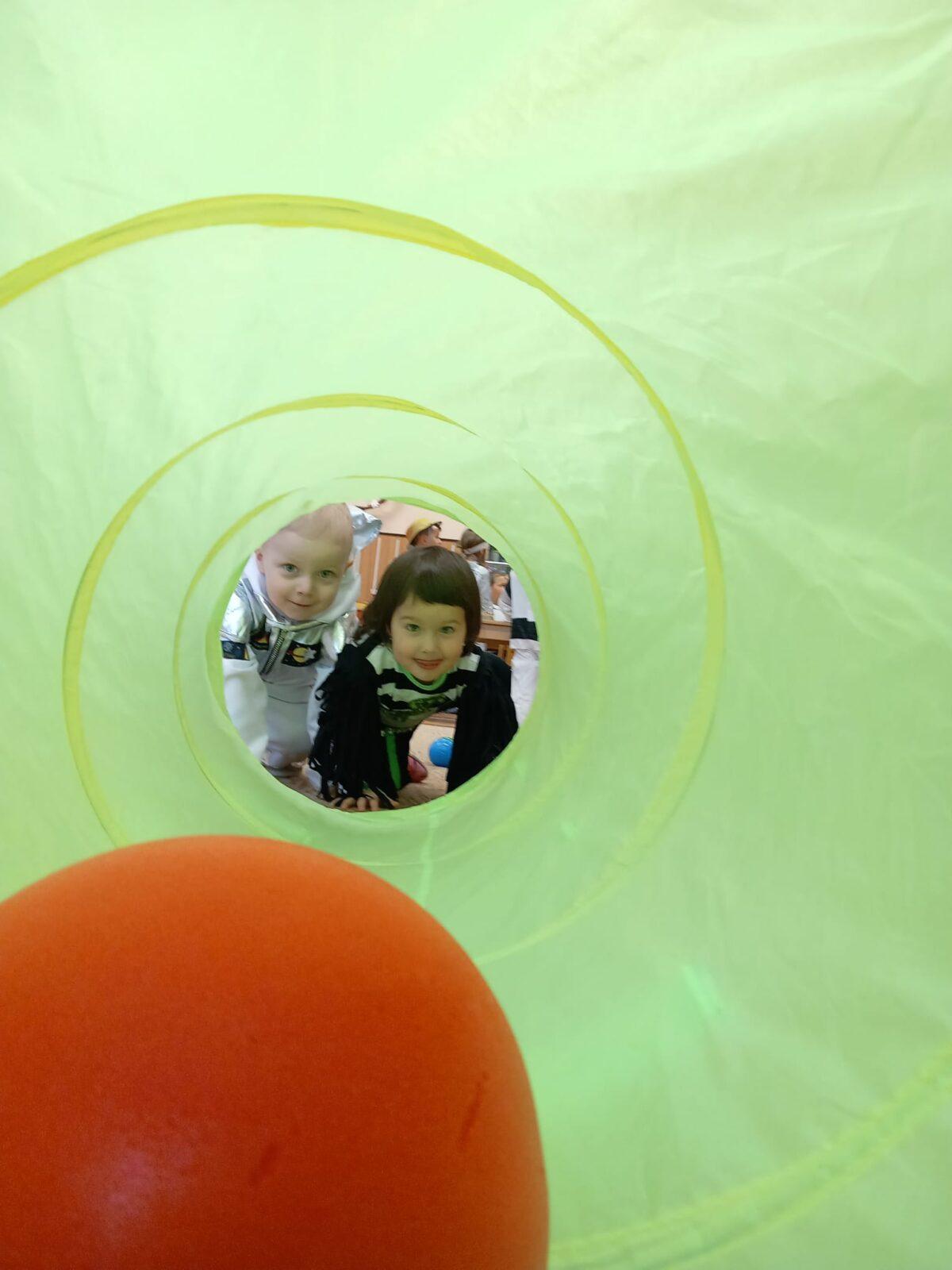 karneval na téma vesmír + přehlídka raket - 12