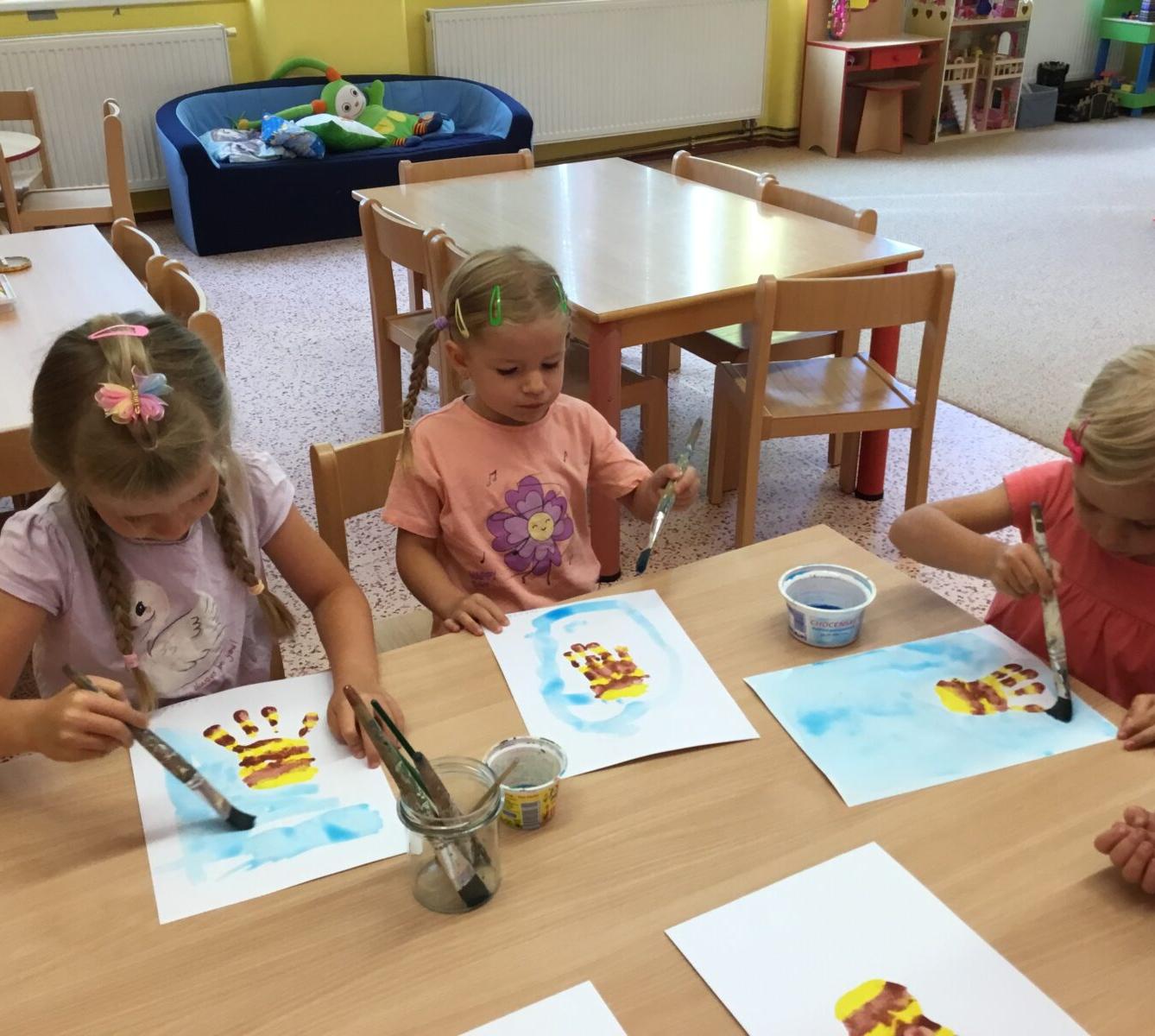 týdenní projekt: ,,od kytičky k medu" - 13