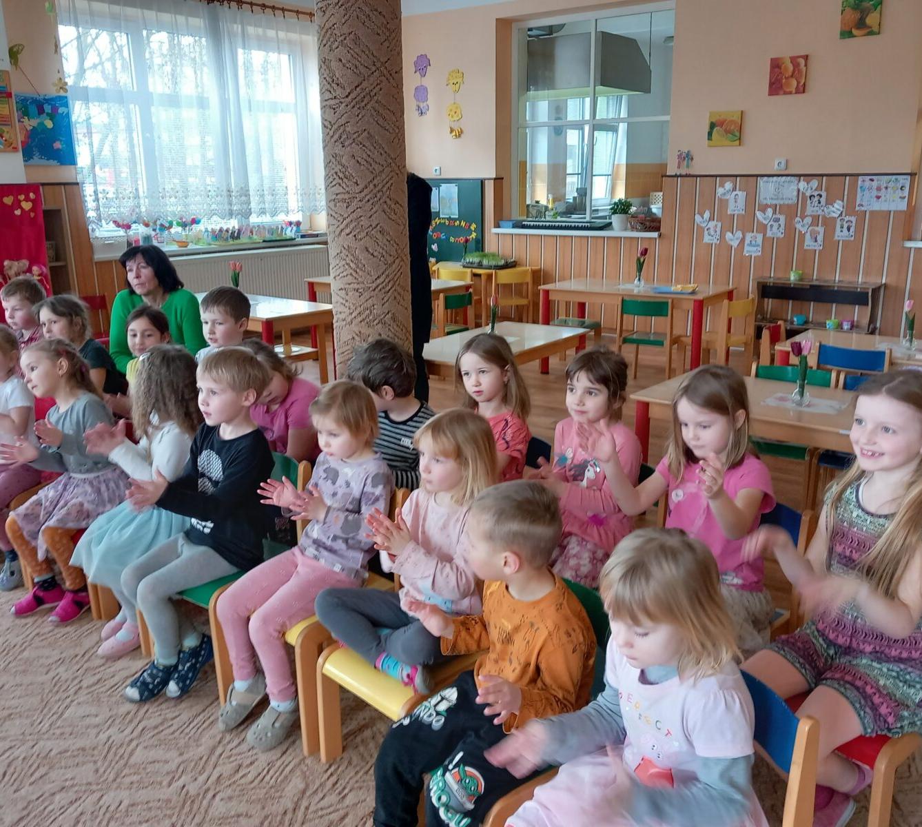 Divadélko U dvou sluncí- „Se skřítky do lesa“ - 3