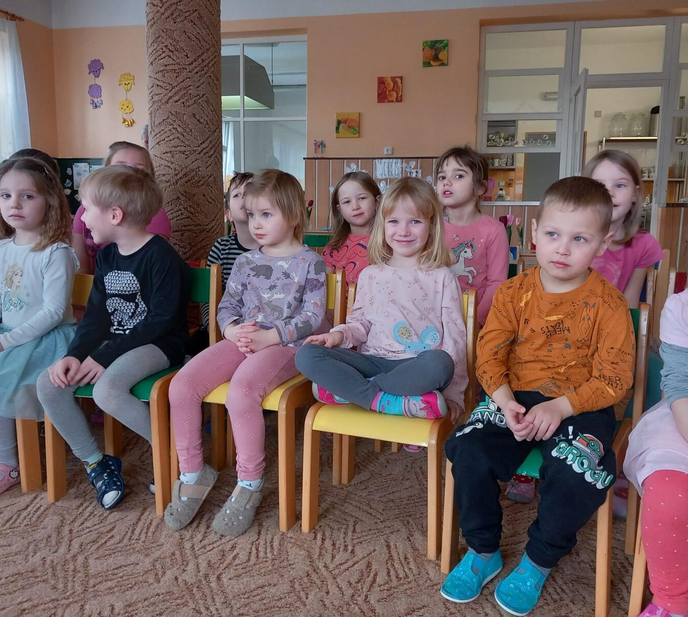 Divadélko U dvou sluncí- „Se skřítky do lesa“ - 4