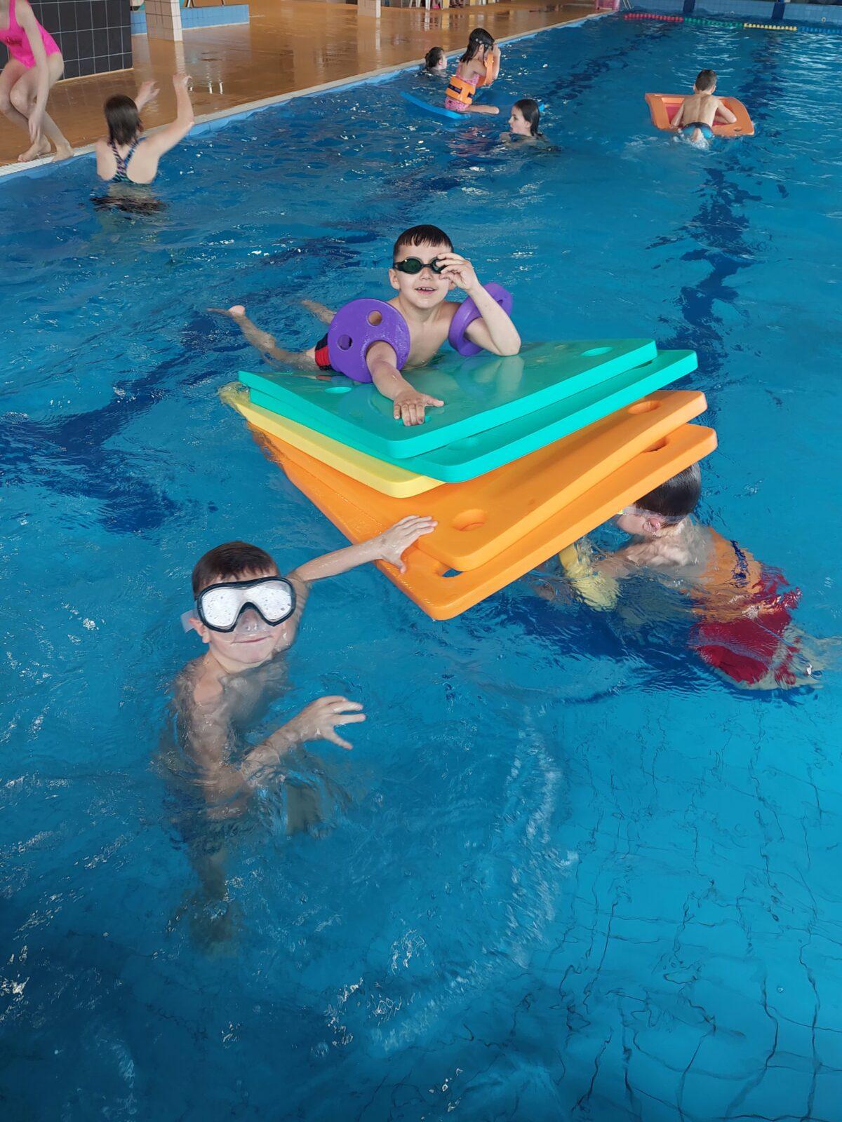 Závěrečná lekce plavání - 1. A,1.B + 5. třída - 5