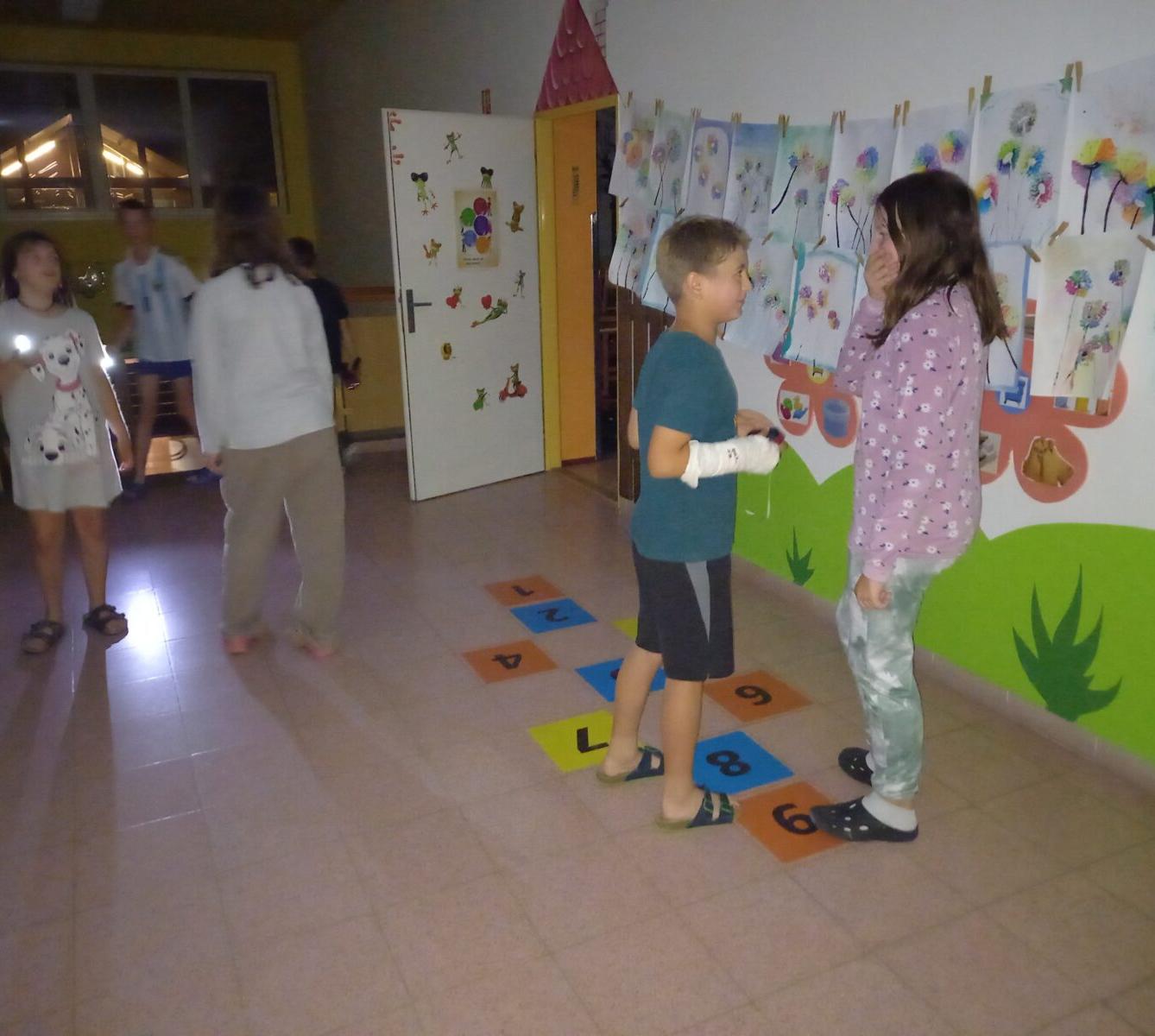 5. třída - Spaní ve škole, Den pro 6. třídu - 23