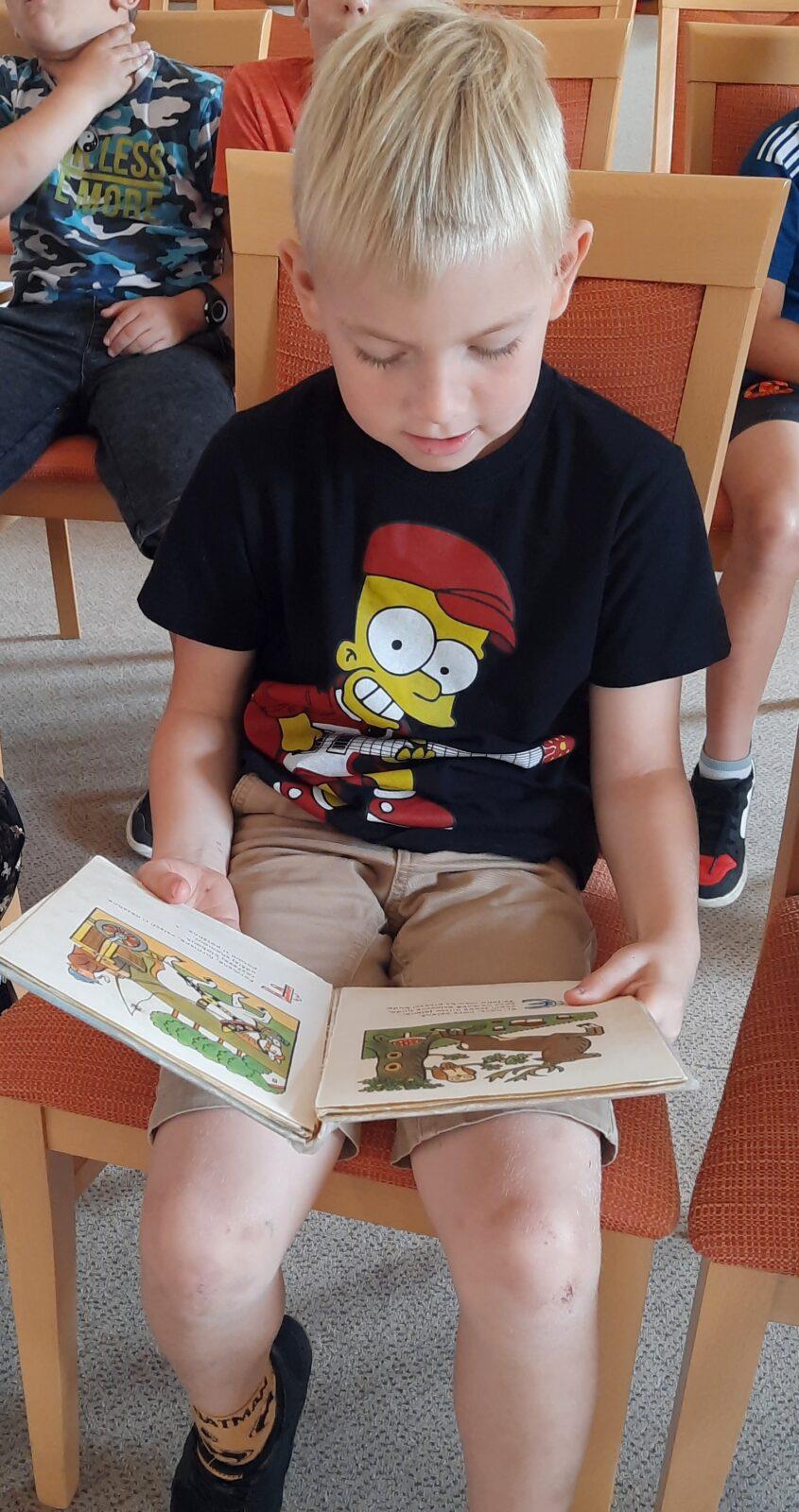 18. 9. Pasování na čtenáře, 2.B - 15