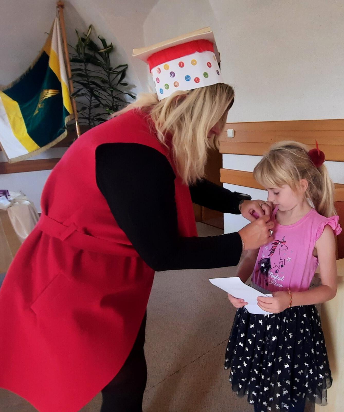 18. 9. Pasování na čtenáře, 2.B - 43