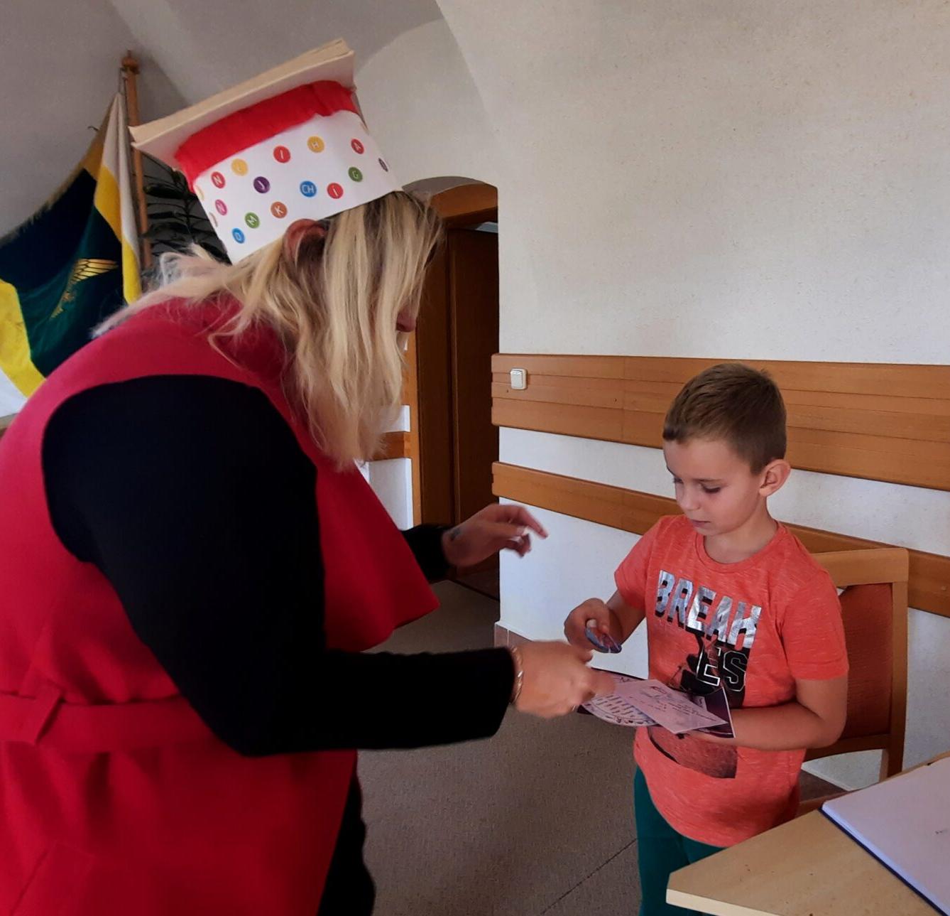 18. 9. Pasování na čtenáře, 2.B - 52