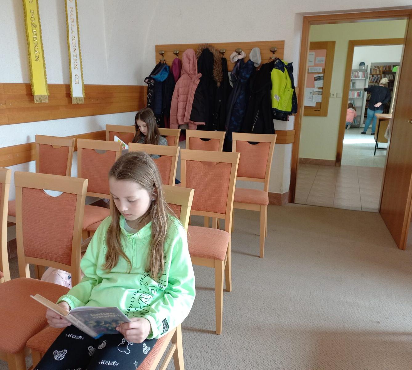 Třeťáčci v místní knihovně - 9