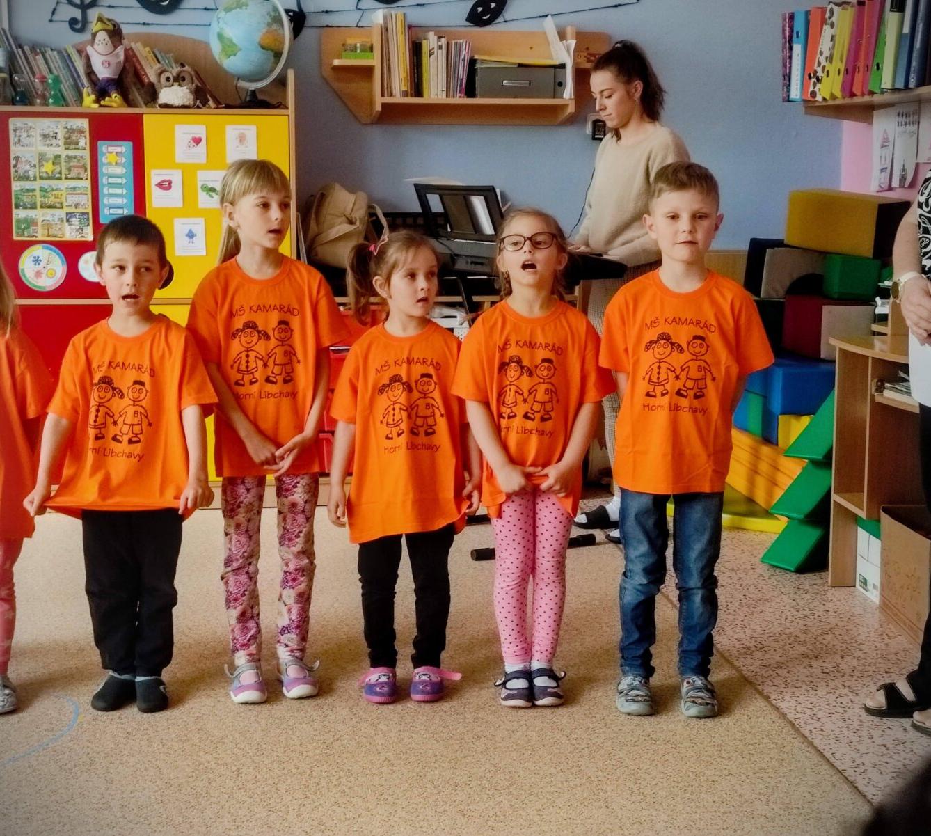 BESÍDKA KE DNI MATEK - 19