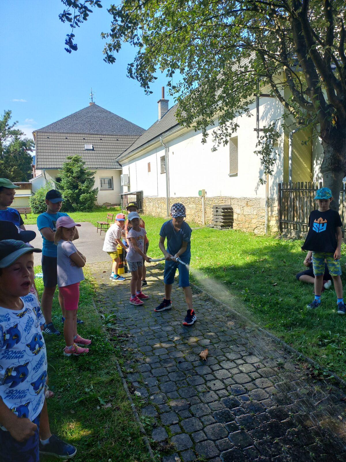 Příměstský tábor "Týden plný zábavy" - čtvrtek 11. 7. - 34