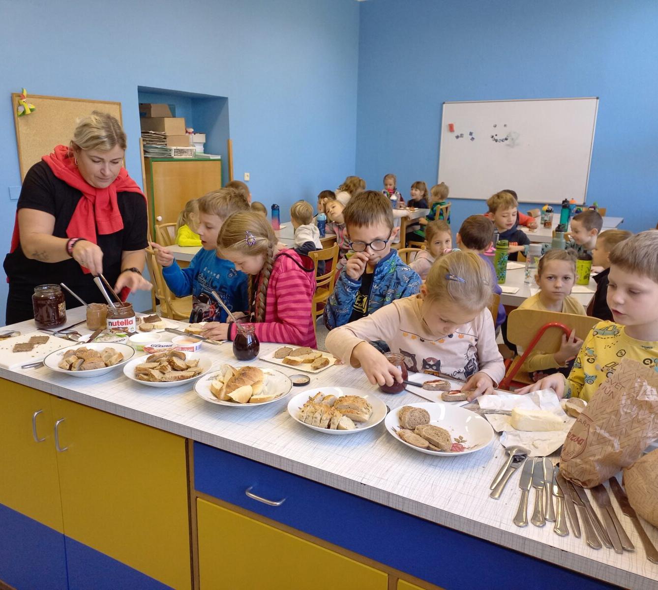 Tematická dílna "Od klásku k pecnu" v 1. třídě - 10