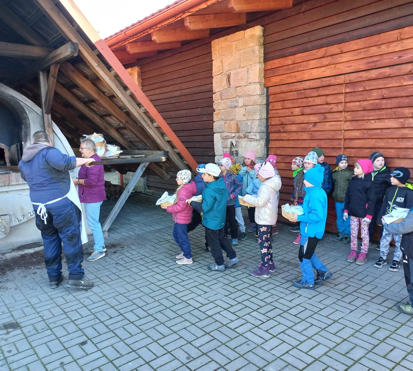 Tematická dílna "Od klásku k pecnu" v 1. třídě - 19