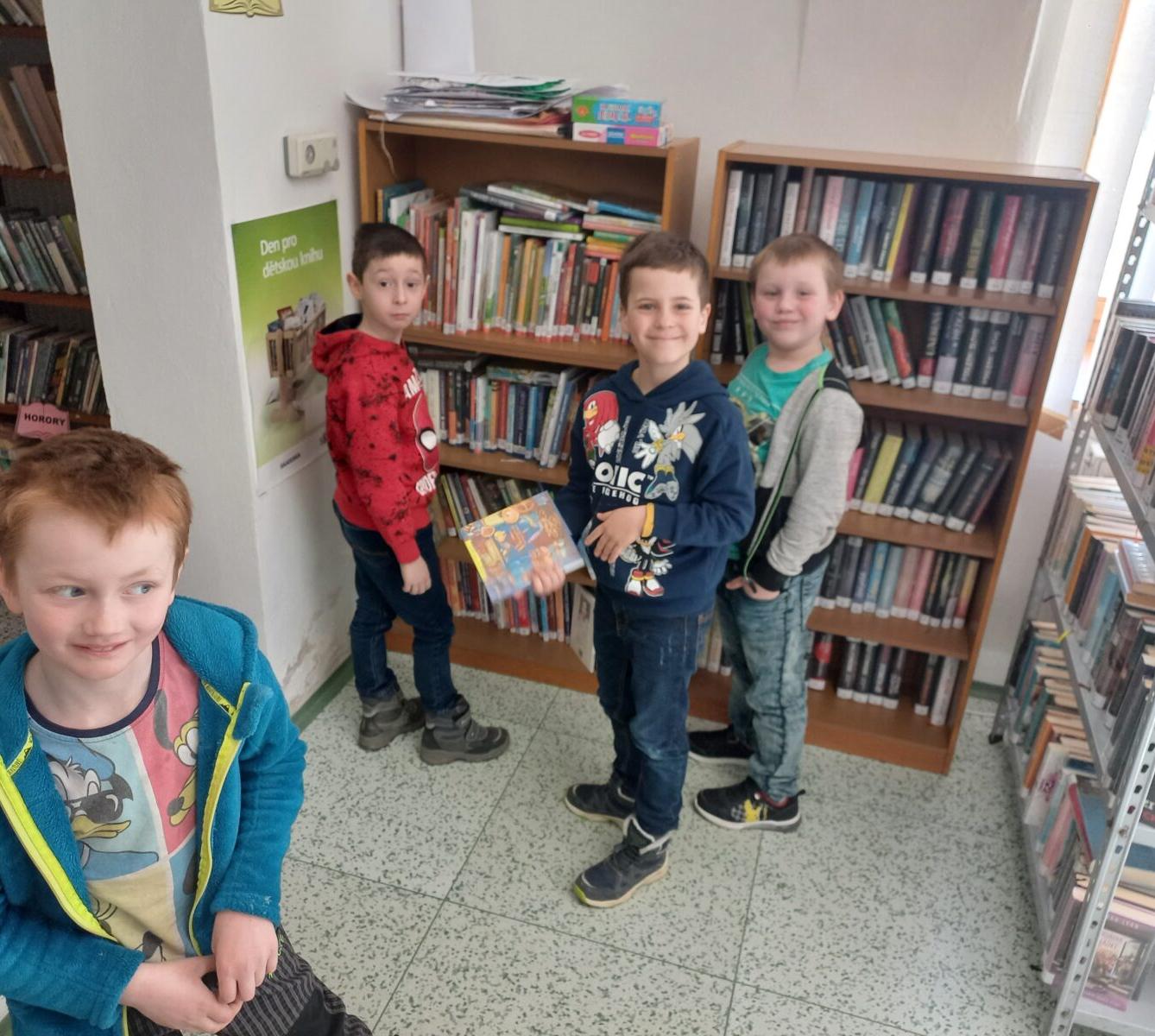 Prvňáčci v obecní knihovně - 11