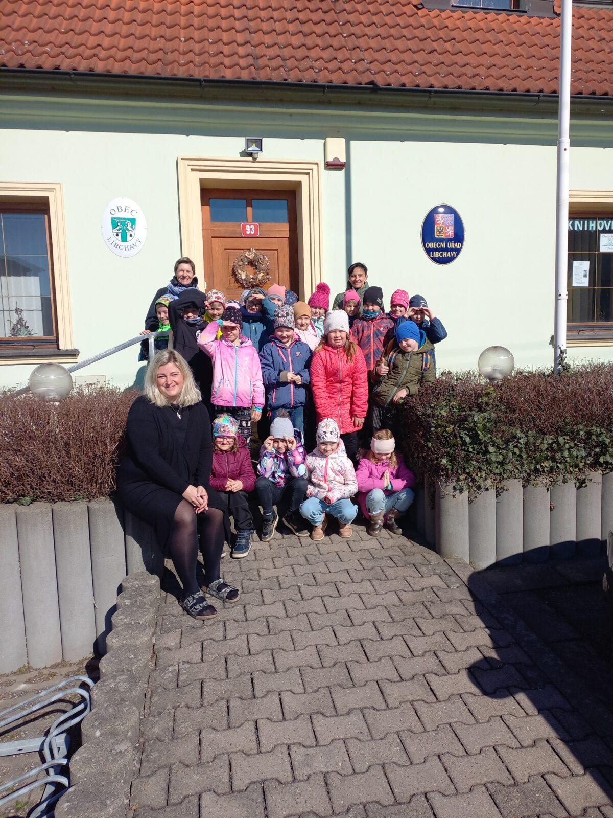 Prvňáčci v obecní knihovně - 12