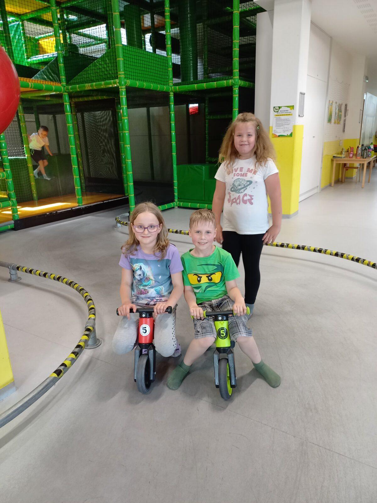 Prvňáčci na výletě ve Skipi - 11