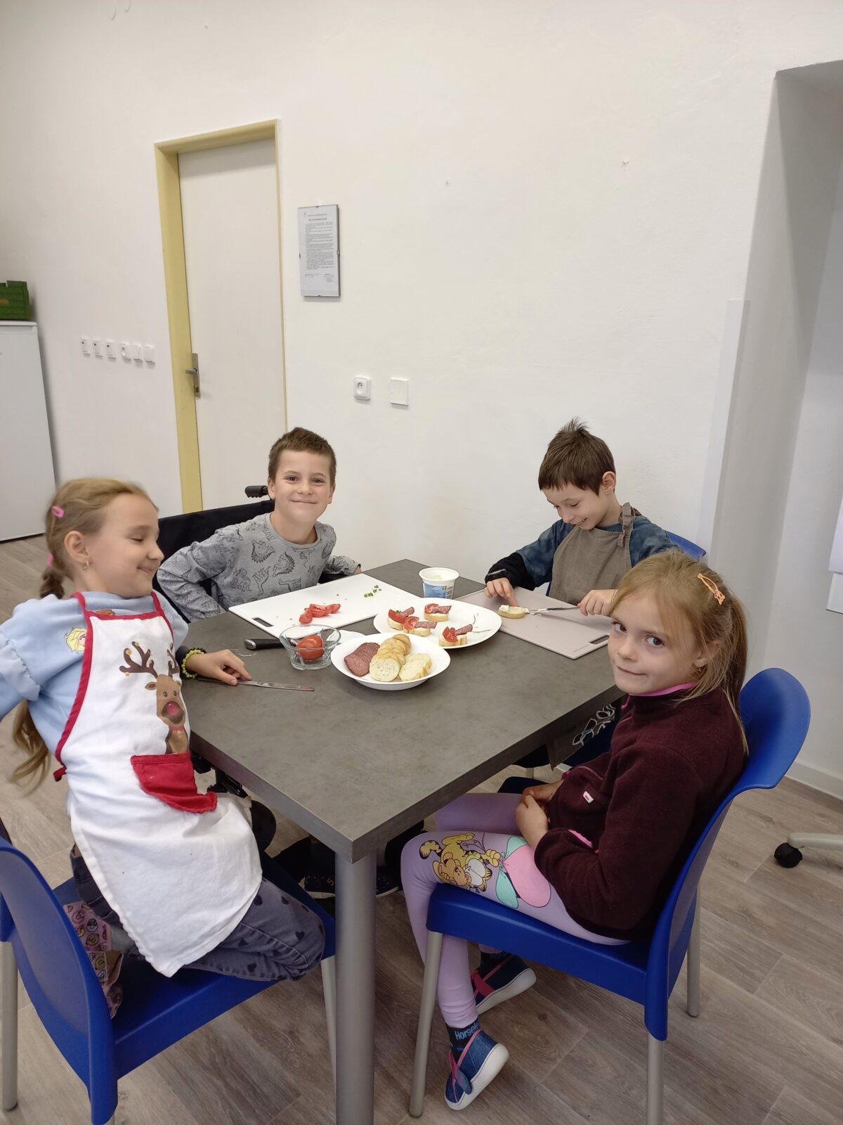 Druháčci v nové školní kuchyňce - 5