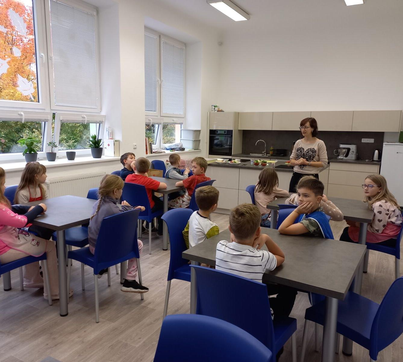 Druháčci v nové školní kuchyňce - 10