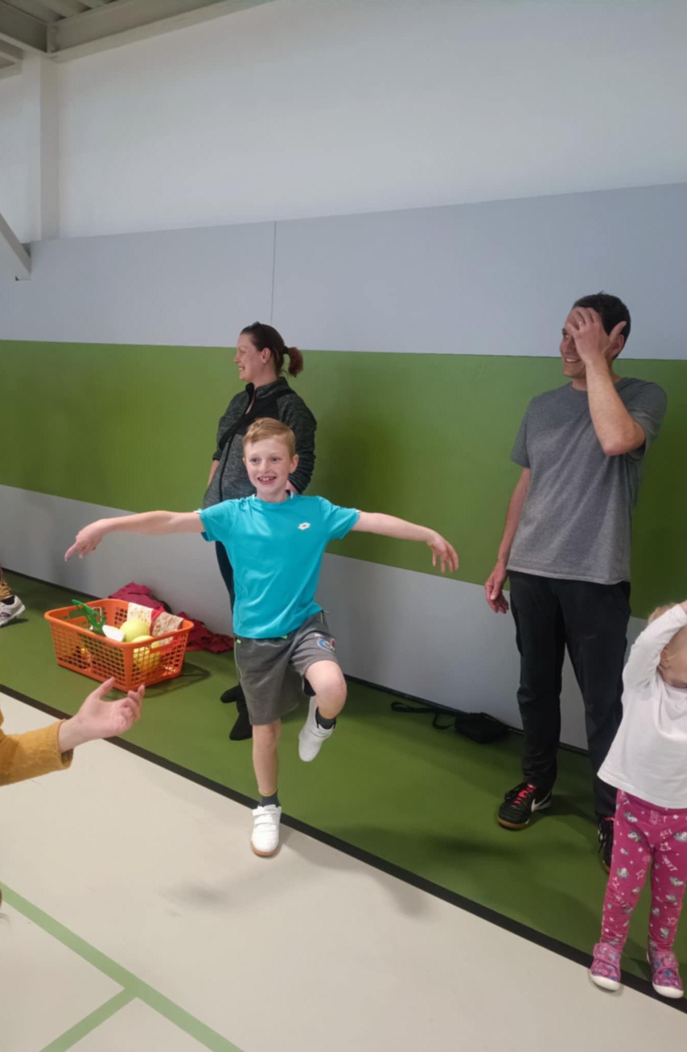 Družinka a děti s rodiči**"sportovní odpoledne" - 7