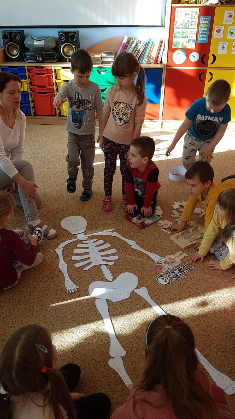 SOVIČKY: ,,ZDRAVÍ,NEMOC - KDYŽ ALENKA STŮNĚ" - 15