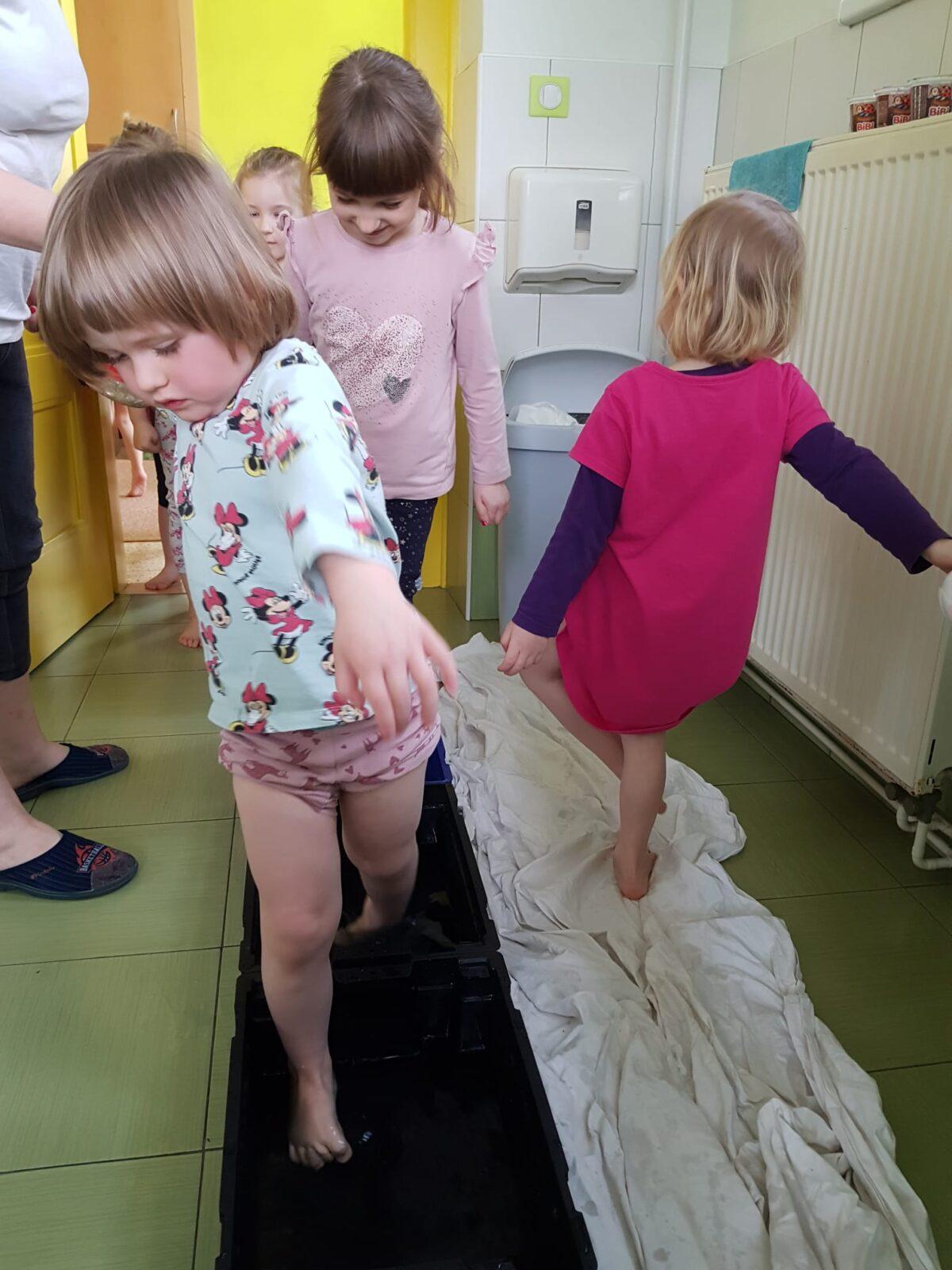 zdravé nožičky - zážitková pedagogika - 16