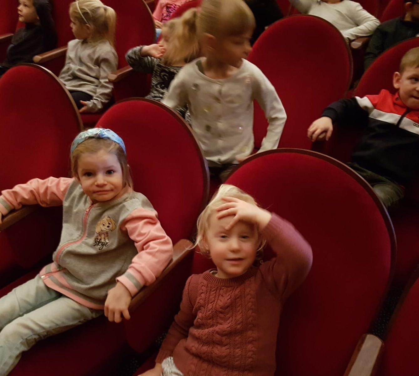 NÁVŠTĚVA DIVADLA: ,,ČERTŮV ŠVAGR" - 3