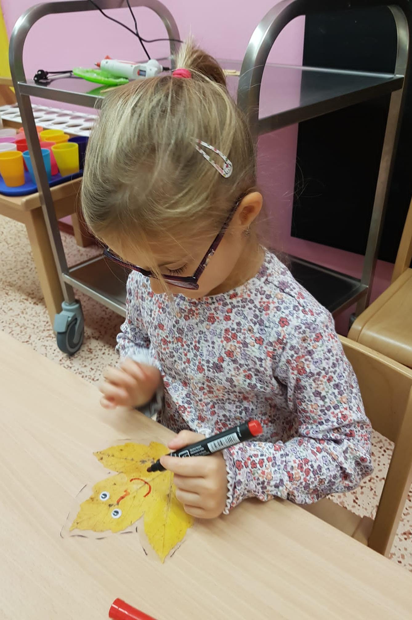 SOVIČKY: ,,LISTÍ ŽLOUTNE, POLETUJE" - 21