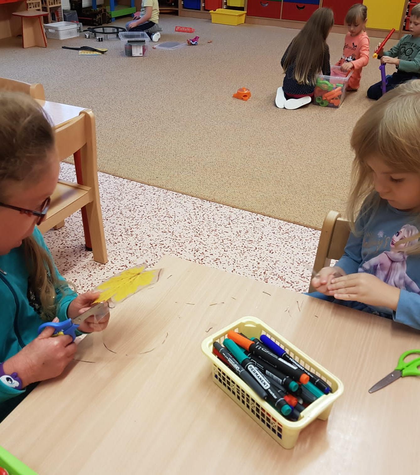 SOVIČKY: ,,LISTÍ ŽLOUTNE, POLETUJE" - 22