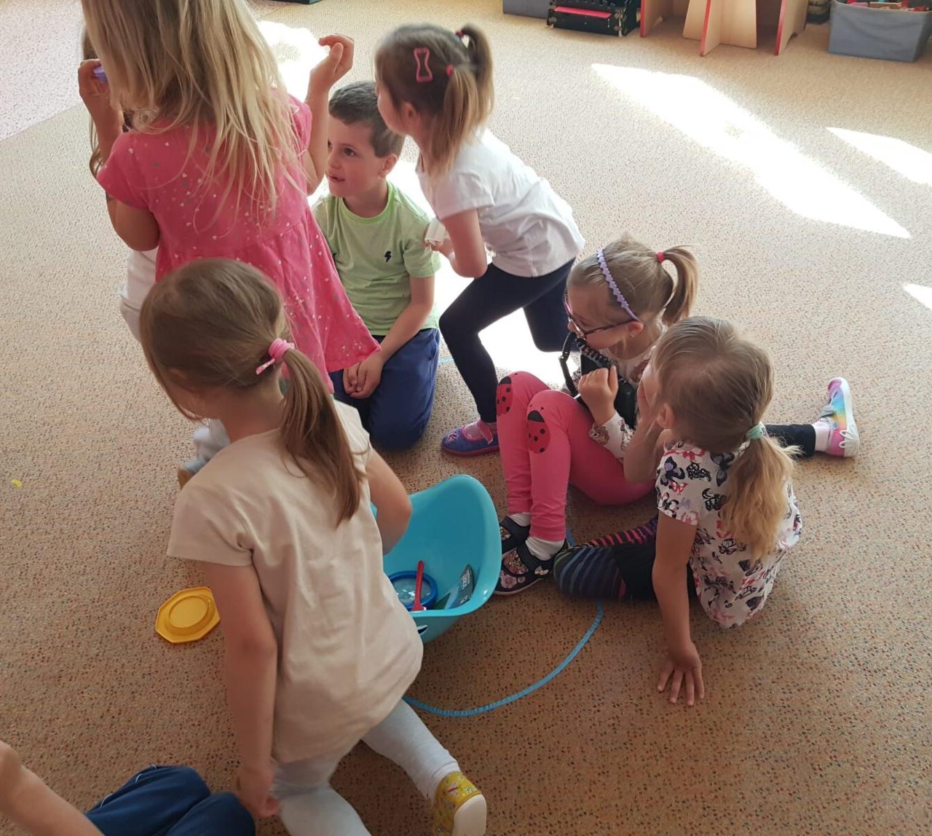 SOVIČKY: ,,MOJE MAMINKA MÁ SVÁTEK - RODINA" - 19